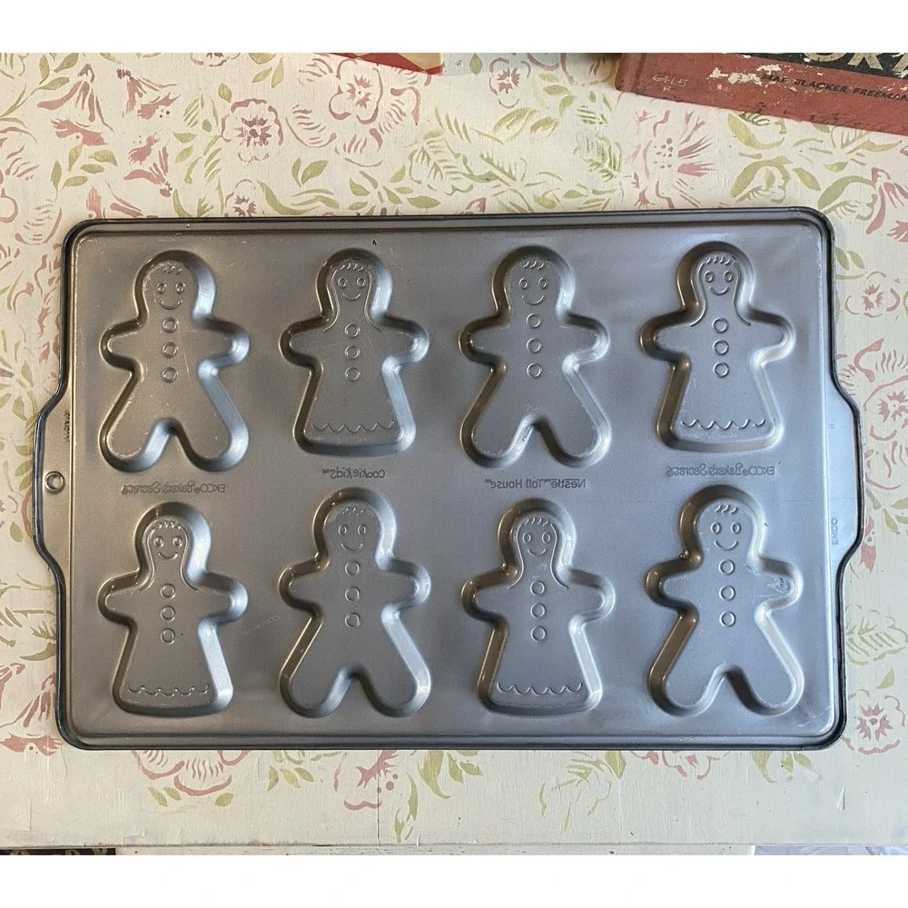 Nestle Toll House Cookie Kids Gingerbread Boy‎ & Girl Baking Sheet Non Stick